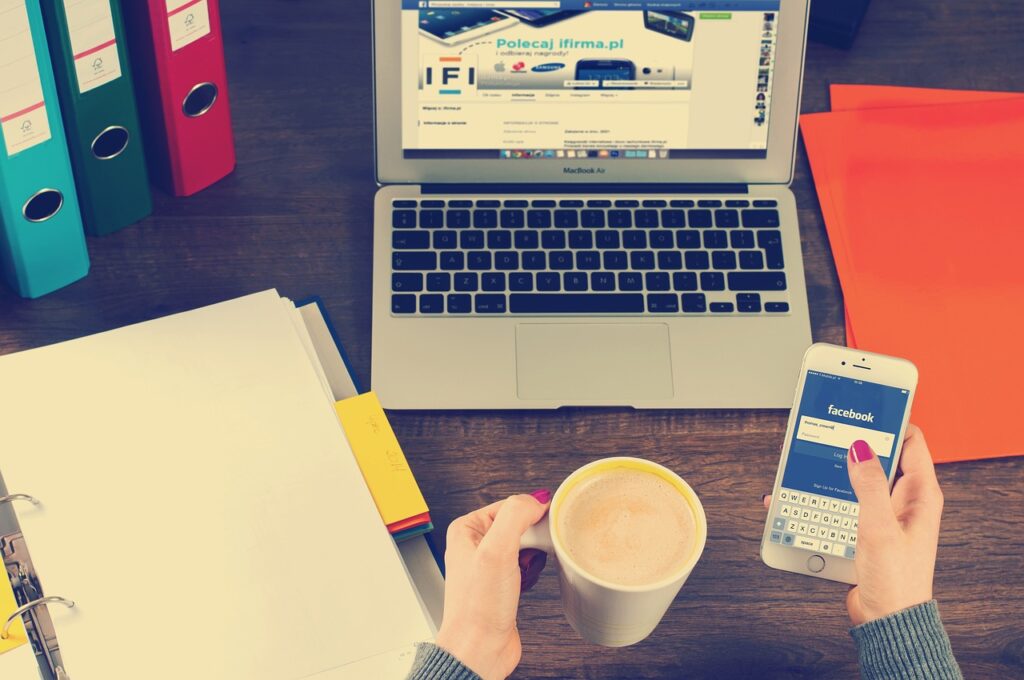 Conoscere come funziona Facebook Advertising per generare contatti e trovare clienti